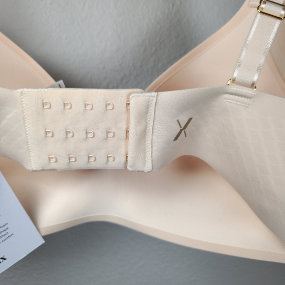 Knix Seamless Comfort Bra Beige Size 7 Wireless Full Coverage Smooth Feel 34/36 - Picture 5 of 13